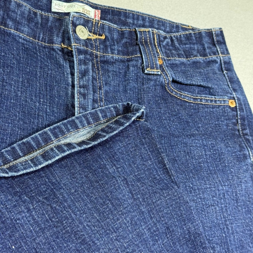 Levis 525 Bootcut Jeans Dark Wash Denim Mid Rise Stretch Pants Womens